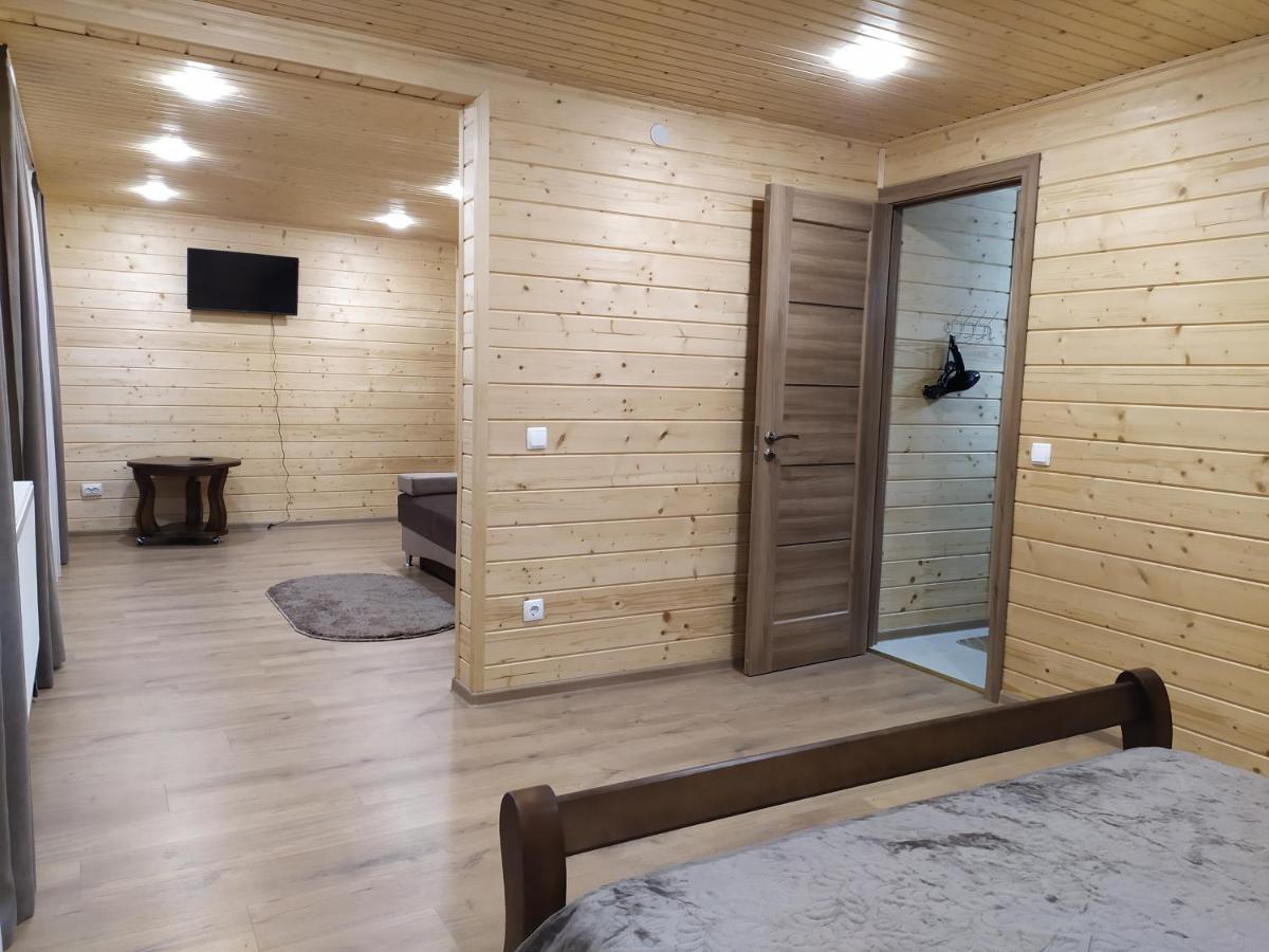 Апартаменти З Двома Спальнями І Кухнею Jaremče Esterno foto